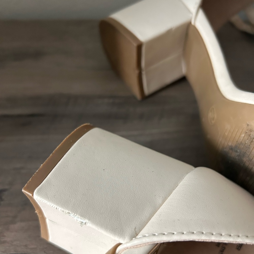 Harper Lulu’s Block Heel - Picture 5 of 5